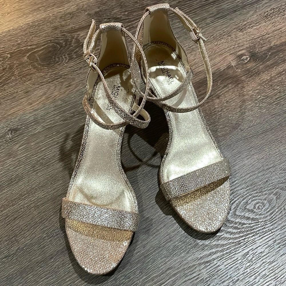 MICHAEL Michael Kors Simone Heels Metallic
Glitter Formal Shoes Women's 9M